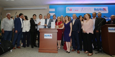 Rui reúne 34 prefeitos e 15 deputados para lutar contra câncer de mama