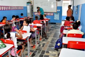 Mobiliário novo em todas as escolas da rede municipal de Mucuri