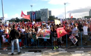 Em Cuba, Valmir pede unidade, defende trabalhadores e critica cortes em universidades.