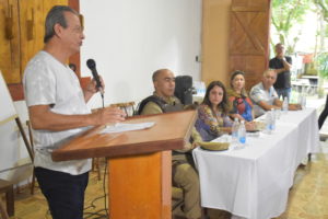 Deputada estadual Mirela Macedo se reúne com prefeito e outras lideranças em Mucuri