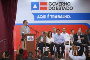 Rui assina decreto que regulamenta reconhecimento de terras devolutas na Bahia