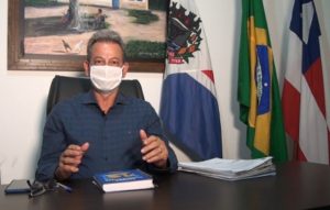 Com sintomas gripais, prefeito de Mucuri entra em isolamento até realizar exame de COVID-19