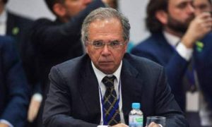 Guedes: governo economizará mais R$ 200 bi nos próximos 2 anos com dívida pública