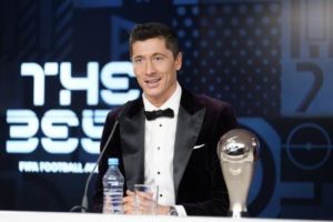 Desbancando CR7 e Messi, Lewandowski conquista prêmio de melhor do mundo da FIFA