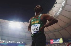Atleta de Burkina Fasso bate recorde mundial indoor do salto triplo