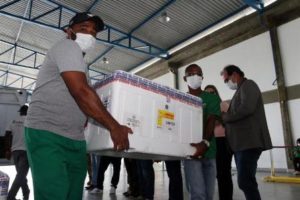 Estado precisa de pelo menos mais 71,7 mil doses para iniciar vacinação de novos grupos