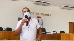 Mucuri é um município falido e deve R$ 139 milhões somente ao INSS, diz prefeito Robertinho durante coletiva