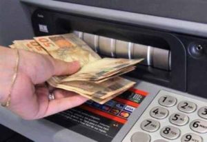 Prefeito Robertinho antecipa salário de fevereiro aos servidores de Mucuri