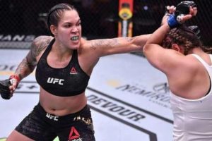 Arrasadora, Amanda Nunes mantém cinturão diante de Megan Anderson no UFC 259
