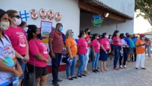 População adere movimento dos educadores pela campanha “Nenhum aluno fora da escola!” em Mucuri