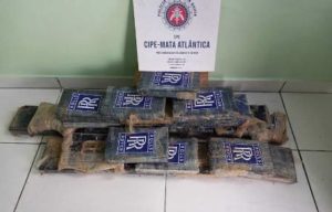 Polícia apreende 30 quilos de pasta base de cocaína no interior de Mucuri