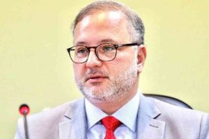 Secretário estadual de Saúde pede exoneração do cargo