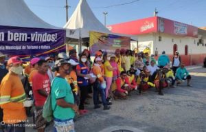 Prefeitura de Mucuri realiza mutirão de limpeza e retira uma tonelada de lixo das praias