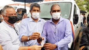 Prefeito Robertinho conquista do Governo da Bahia uma Ambulância e um Trator 0-Km para o município de Mucuri