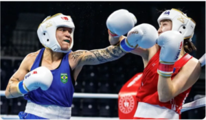 Bia Ferreira estreia com nocaute no Mundial de Boxe feminino