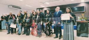 Escritora Ana Cristina é homenageada na Academia Teixeirense de Letras