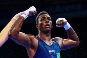 Keno Marley avança à semifinal em torneio e já garante medalha