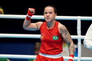 Na luta pelo bicampeonato, Bia Ferreira estreia no Mundial de Boxe