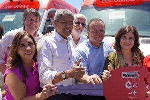 Governo Federal e do Estado entregam 48 ambulâncias a municípios baianos