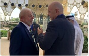 Lula tem encontro com presidente da Fifa para trazer Copa Feminina