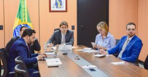 Força-tarefa do Ministério das Comunicações, Anatel e operadoras reduz para duas cidades sem comunicação no RS